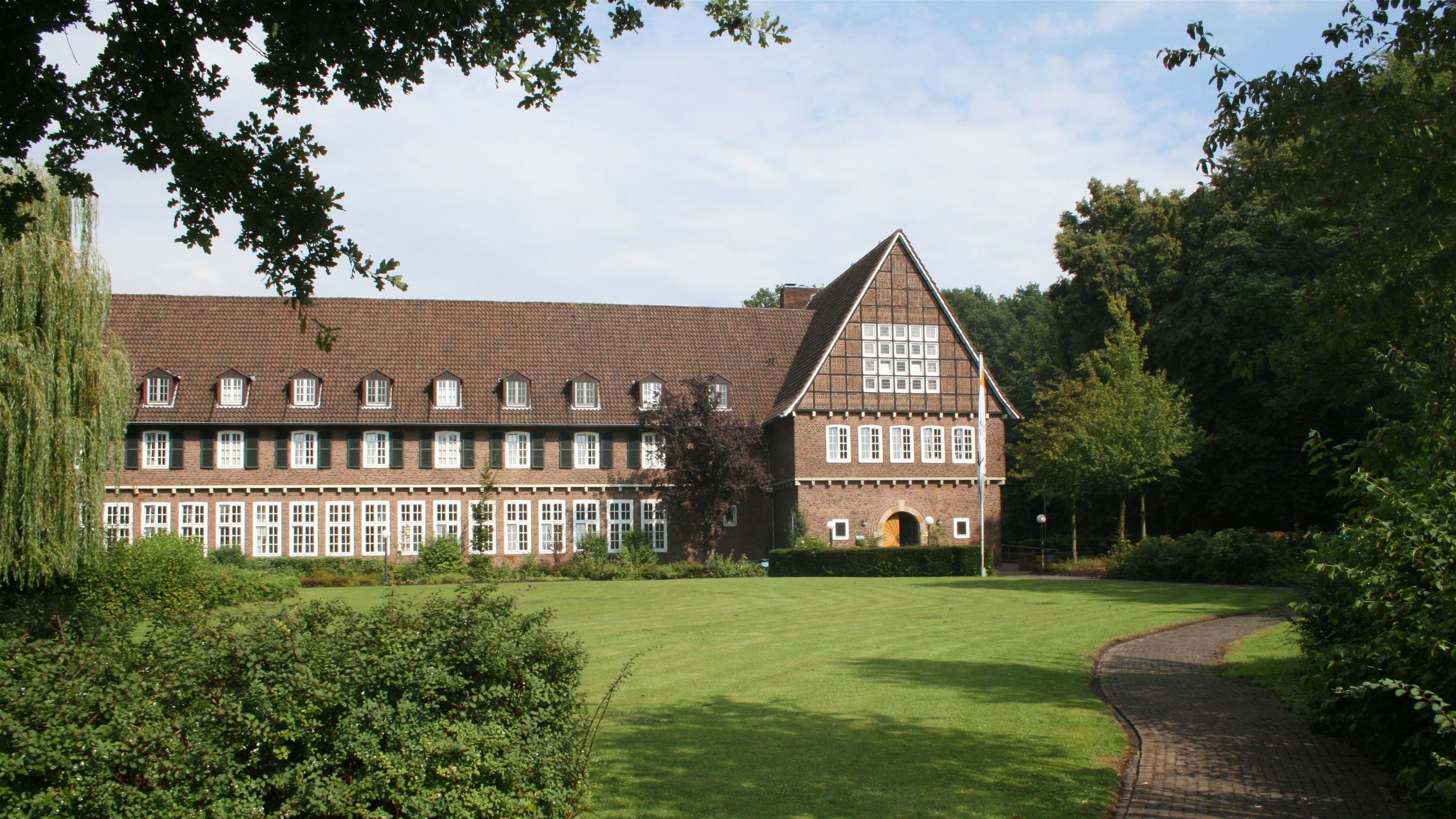 LVHS Gebäude Frontansicht