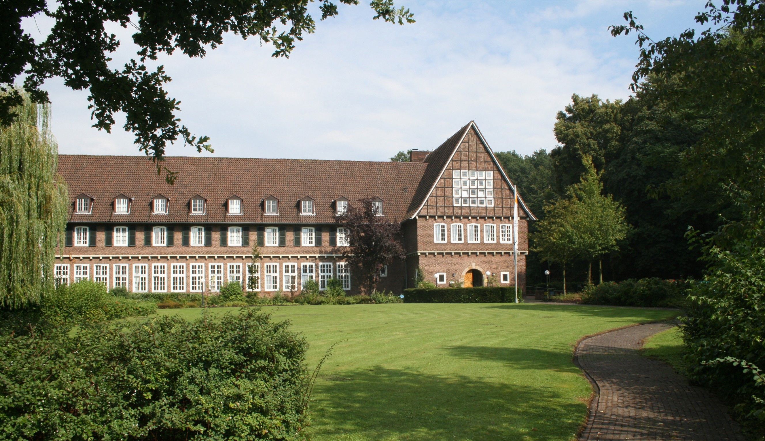 LVHS Gebäude Frontansicht